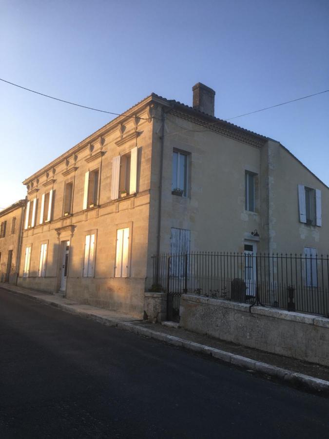 La Maison Blanche A Saint-Yzans-De-Medoc Bagian luar foto